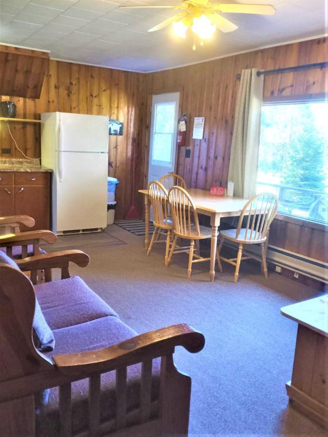 Logging Chain Lodge Cottage Resort Dwight Exterior photo